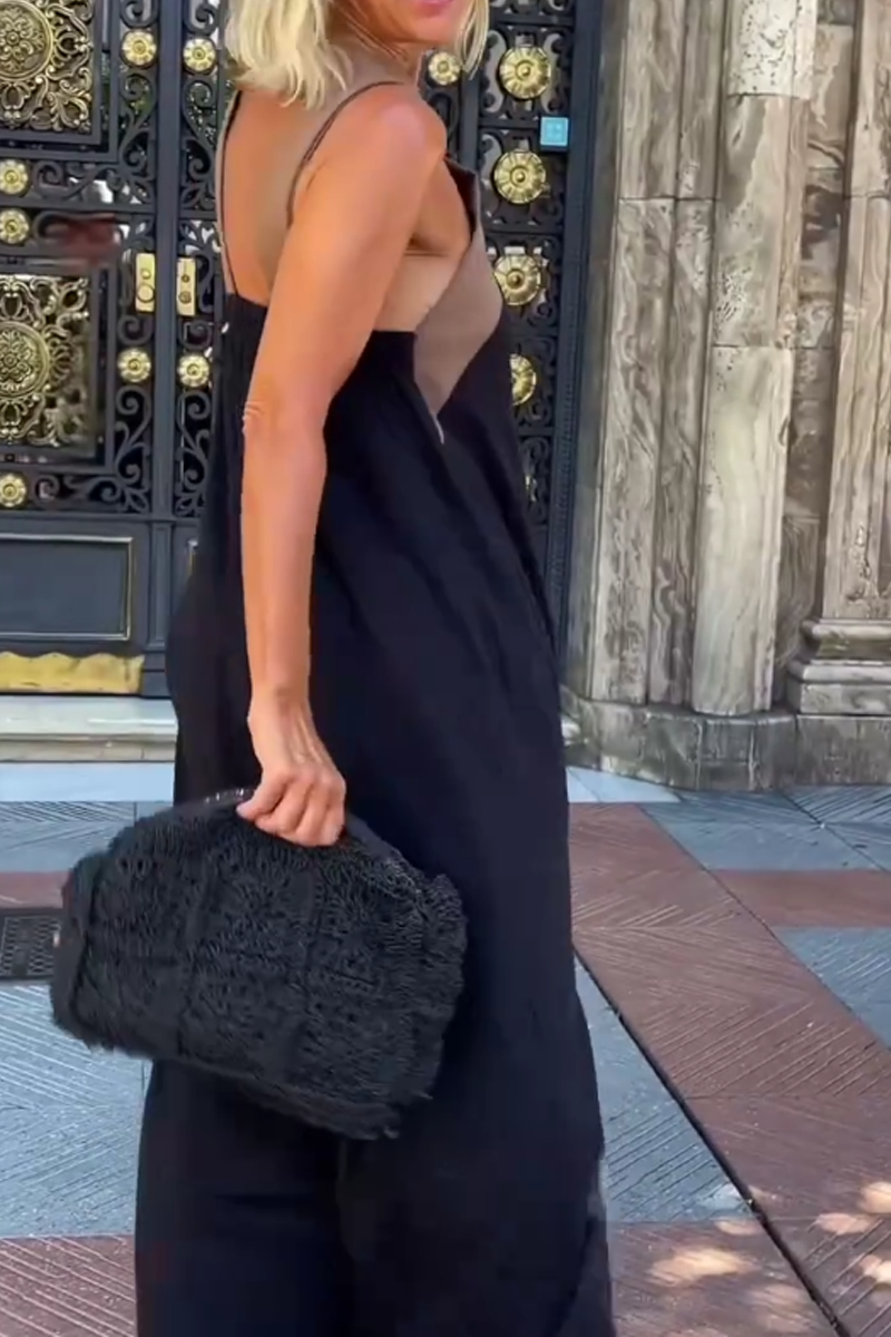 Vestido sin mangas con cuello halter cruzado y costuras